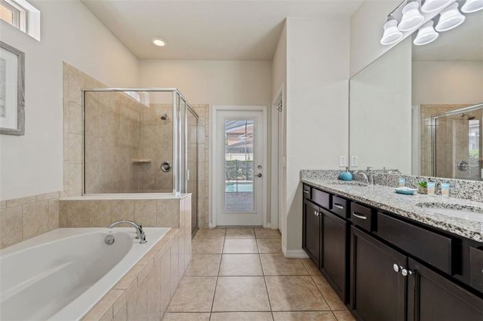 Image No.35-6 Bed Property for sale