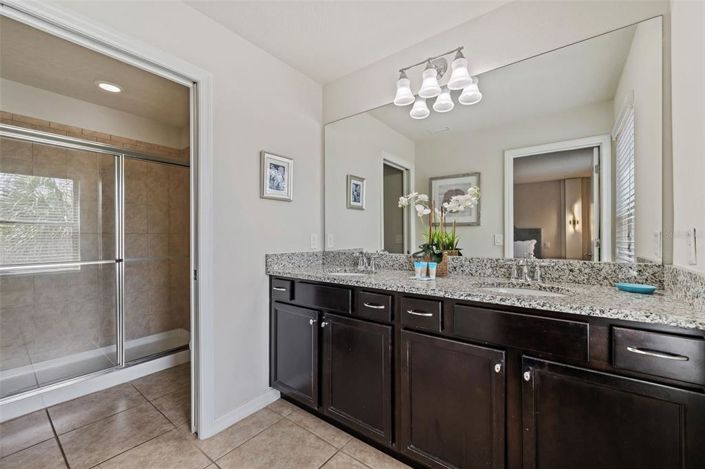 Image No.39-6 Bed Property for sale