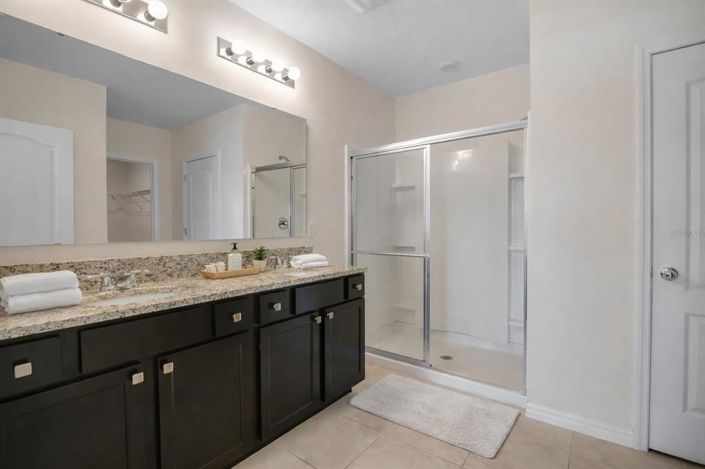 Image No.12-4 Bed Property for sale