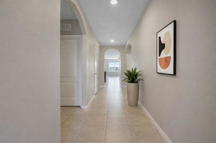 Image No.2-4 Bed Property for sale