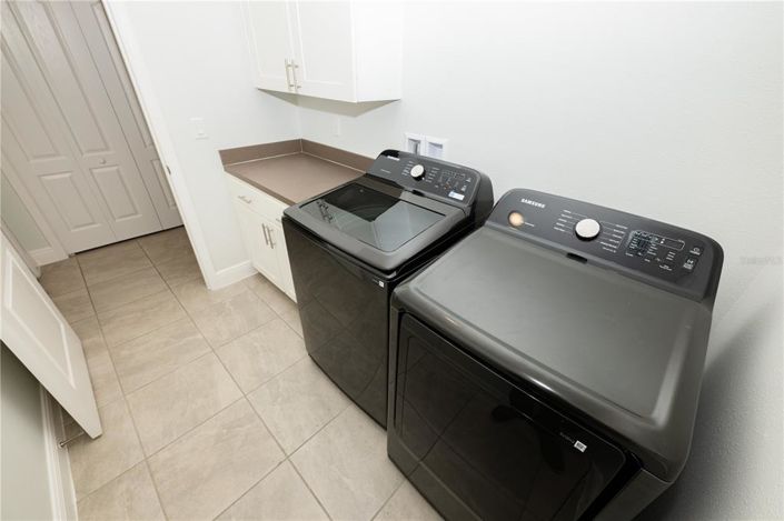 Image No.26-3 Bed Property for sale