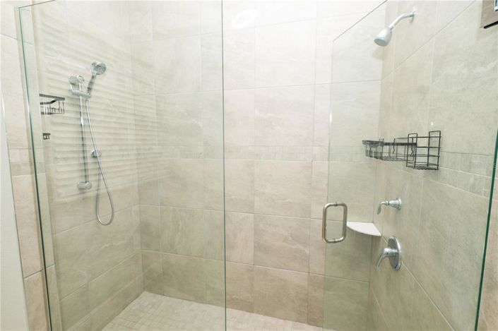 Image No.38-3 Bed Property for sale