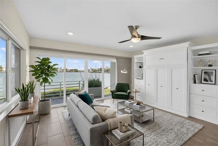 Image No.25-4 Bed Townhouse for sale