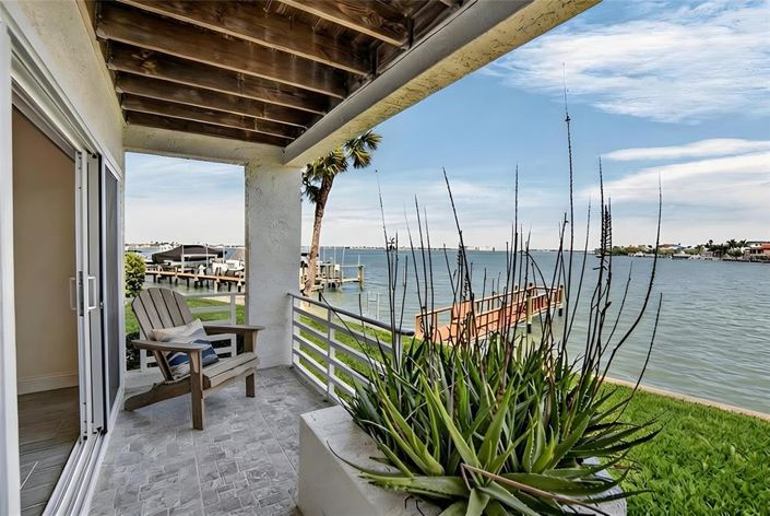 Image No.28-4 Bed Townhouse for sale