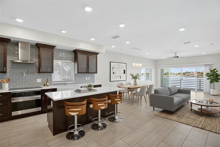 Image No.4-4 Bed Townhouse for sale