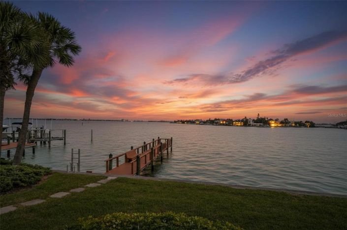 Image No.48-4 Bed Townhouse for sale