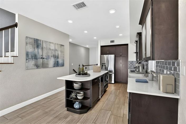 Image No.5-4 Bed Townhouse for sale