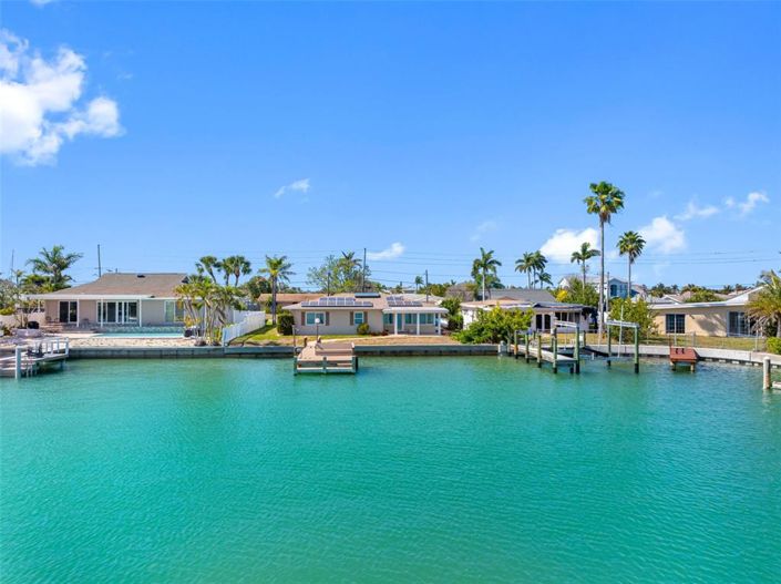 Image No.16-3 Bed Property for sale