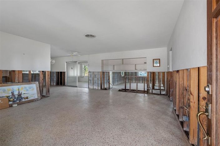 Image No.25-3 Bed Property for sale