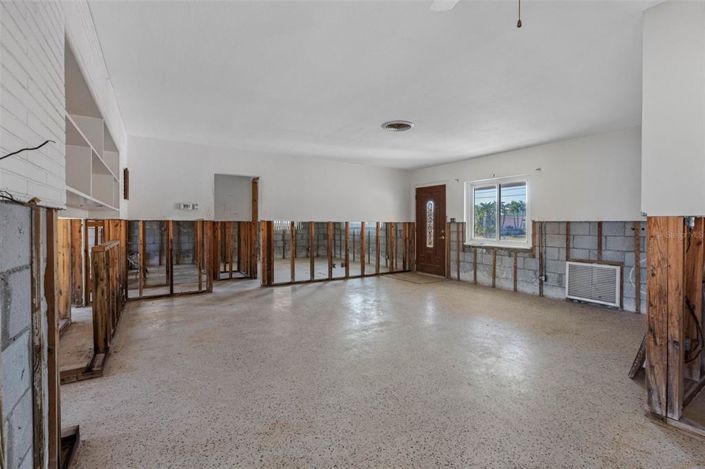 Image No.27-3 Bed Property for sale