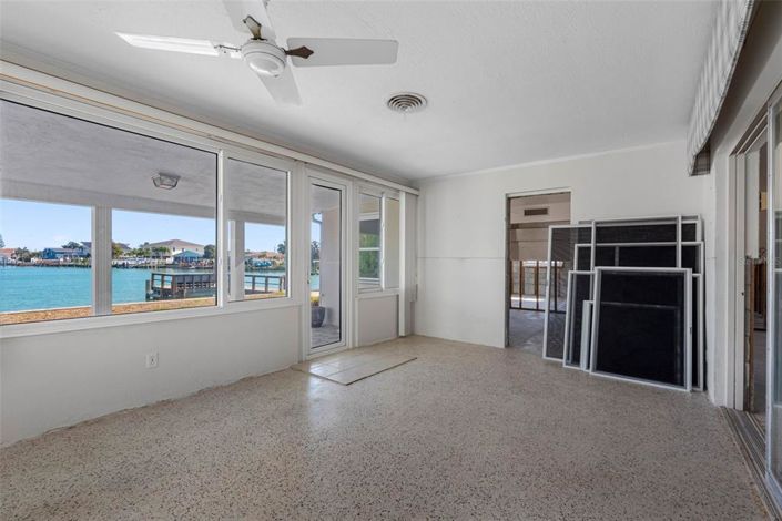 Image No.37-3 Bed Property for sale