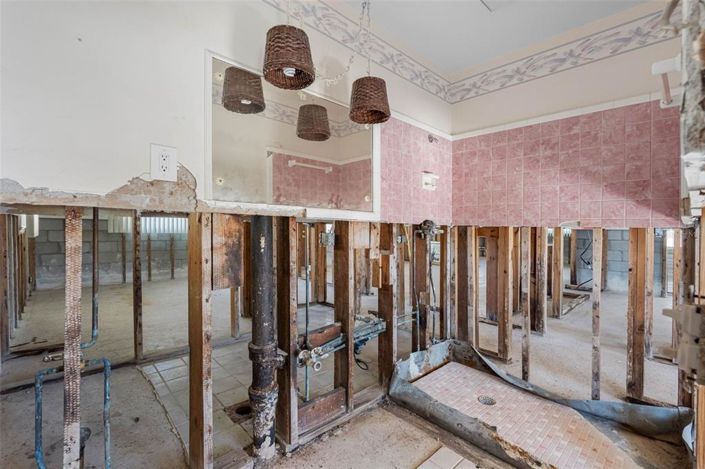 Image No.47-3 Bed Property for sale