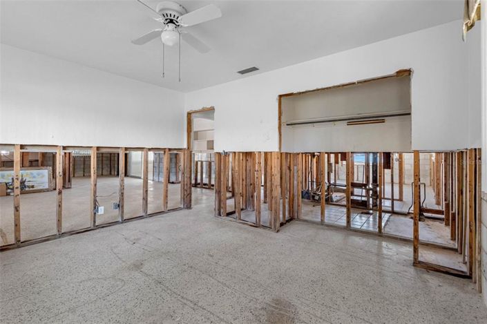 Image No.55-3 Bed Property for sale