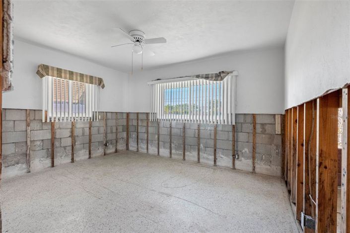 Image No.56-3 Bed Property for sale