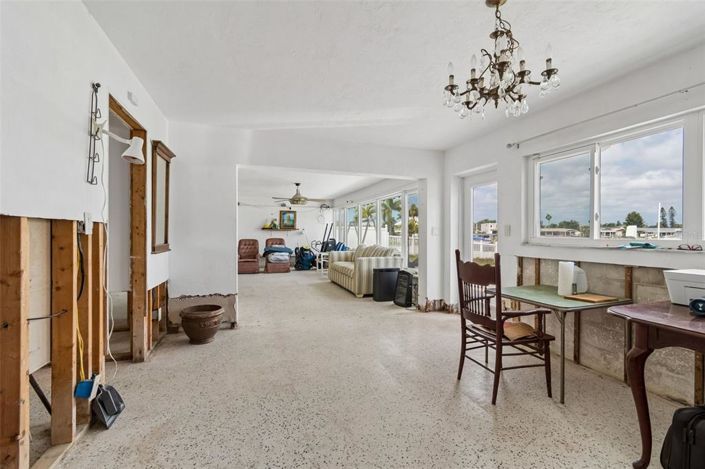 Image No.19-3 Bed Property for sale