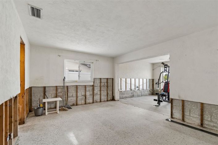 Image No.20-3 Bed Property for sale