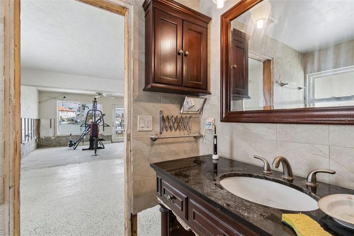 Image No.28-3 Bed Property for sale