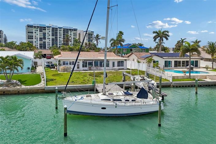 Image No.44-3 Bed Property for sale