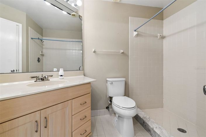 Image No.17-2 Bed Property for sale