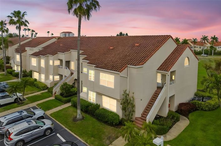 Image No.2-2 Bed Property for sale