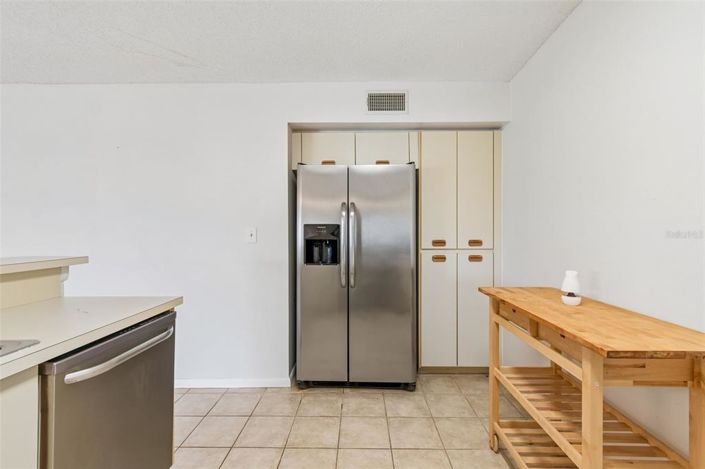 Image No.6-2 Bed Property for sale