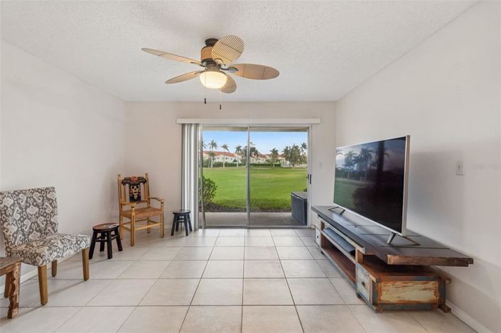 Image No.9-2 Bed Property for sale