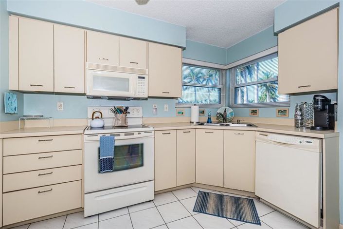 Image No.19-2 Bed Property for sale