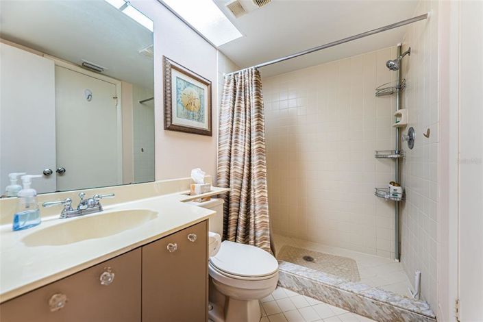 Image No.24-2 Bed Property for sale