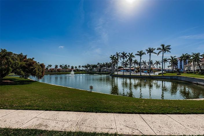 Image No.25-2 Bed Property for sale