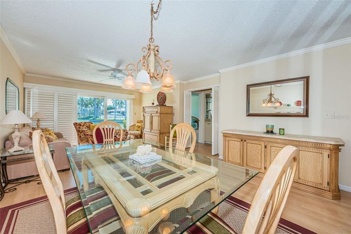 Image No.6-2 Bed Property for sale