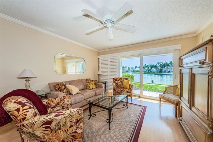 Image No.7-2 Bed Property for sale