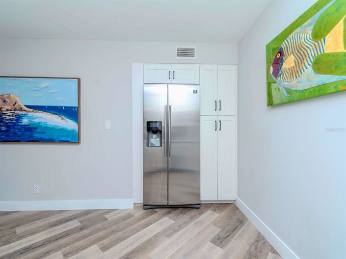 Image No.6-2 Bed Property for sale