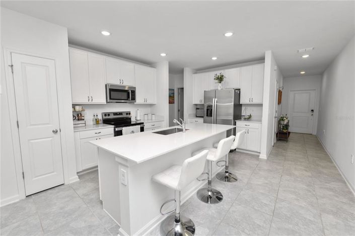 Image No.5-3 Bed Property for sale