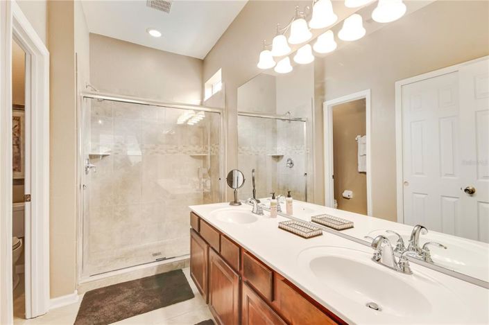 Image No.15-5 Bed Property for sale