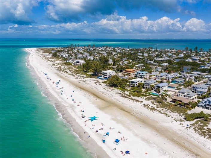 Image No.23-6 Bed Property for sale