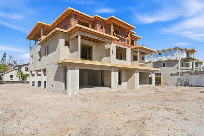 Image No.4-6 Bed Property for sale