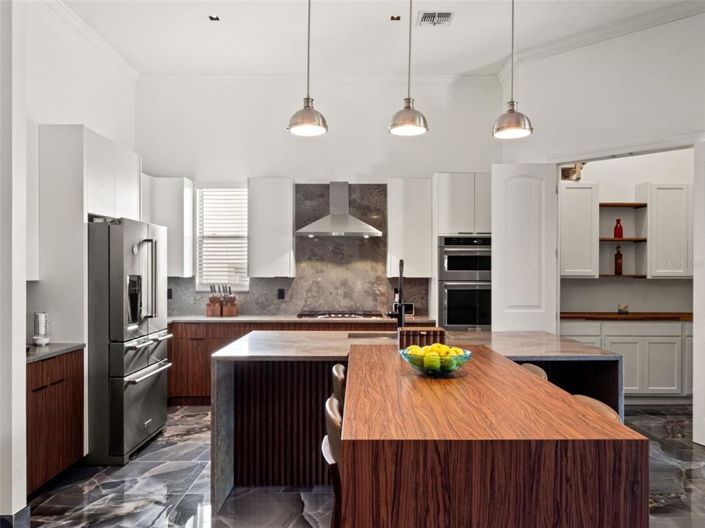 Image No.13-4 Bed Property for sale