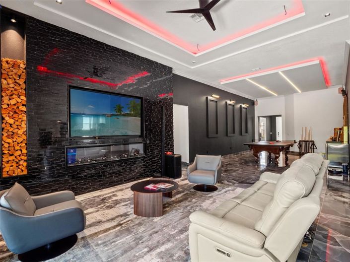 Image No.8-4 Bed Property for sale