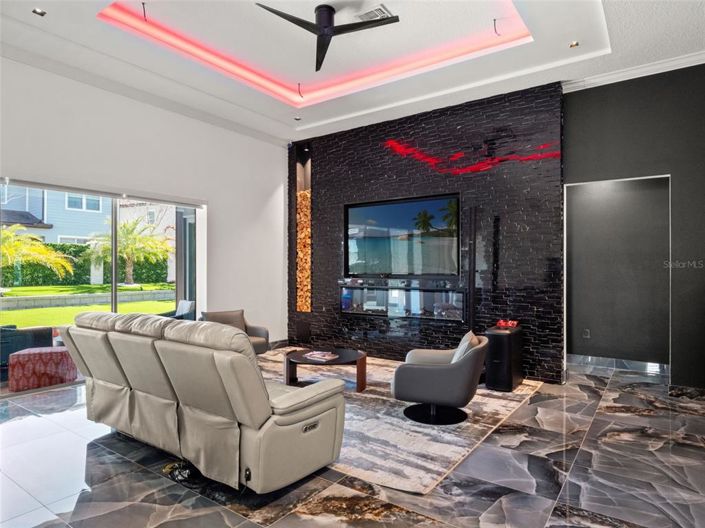 Image No.9-4 Bed Property for sale