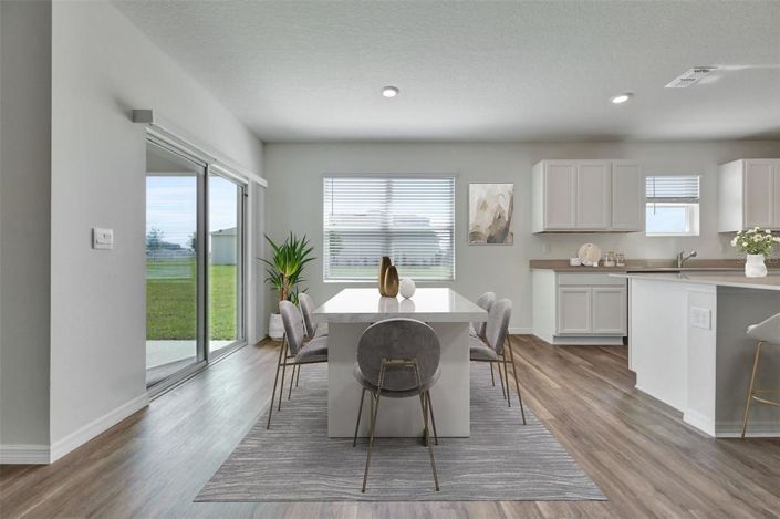 Image No.4-4 Bed Property for sale