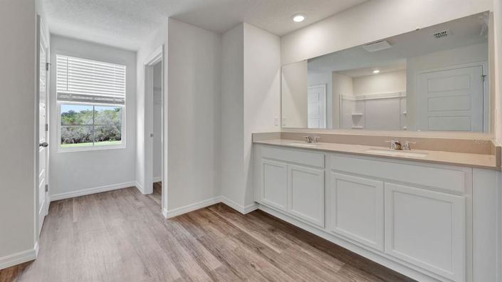 Image No.20-4 Bed Property for sale