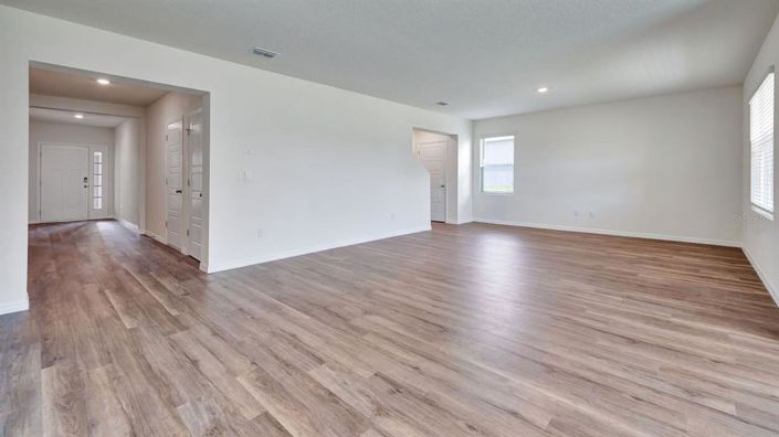 Image No.4-4 Bed Property for sale