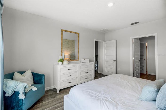 Image No.17-4 Bed Property for sale