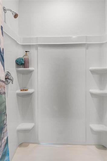 Image No.20-4 Bed Property for sale