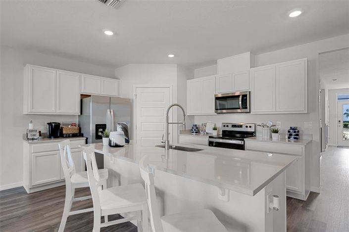 Image No.6-4 Bed Property for sale