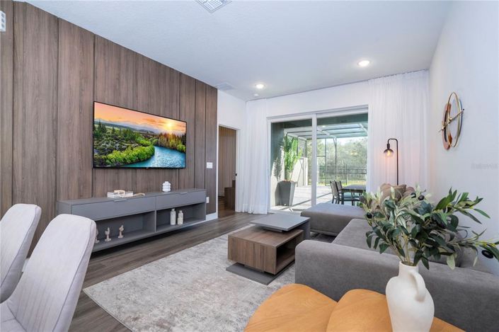 Image No.18-5 Bed Townhouse for sale