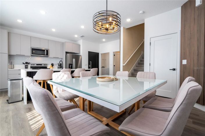 Image No.19-5 Bed Townhouse for sale