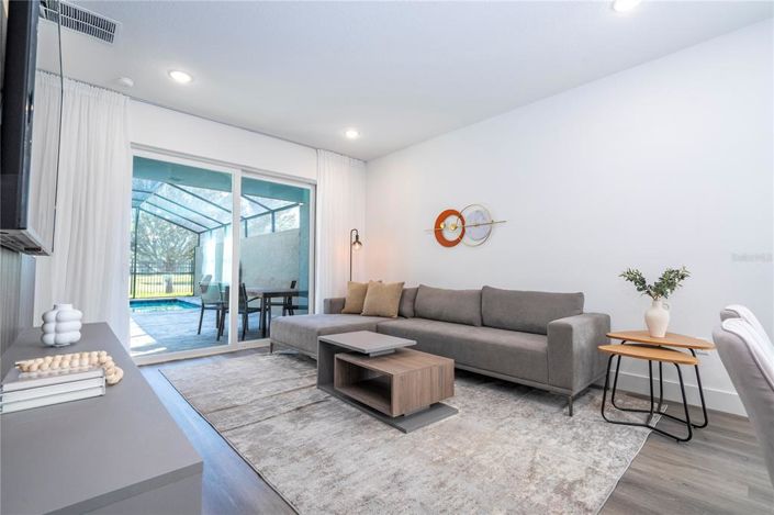 Image No.21-5 Bed Townhouse for sale