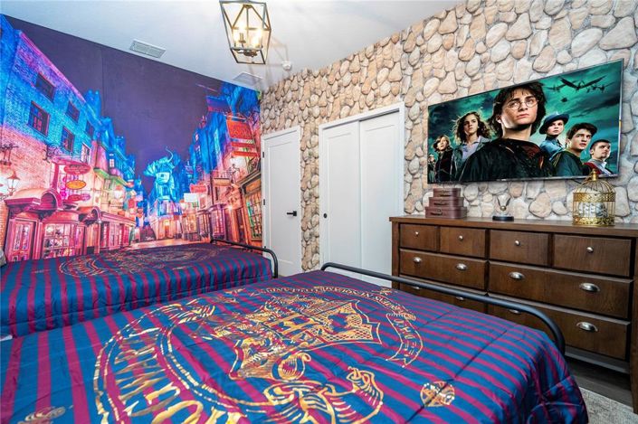 Image No.36-5 Bed Townhouse for sale