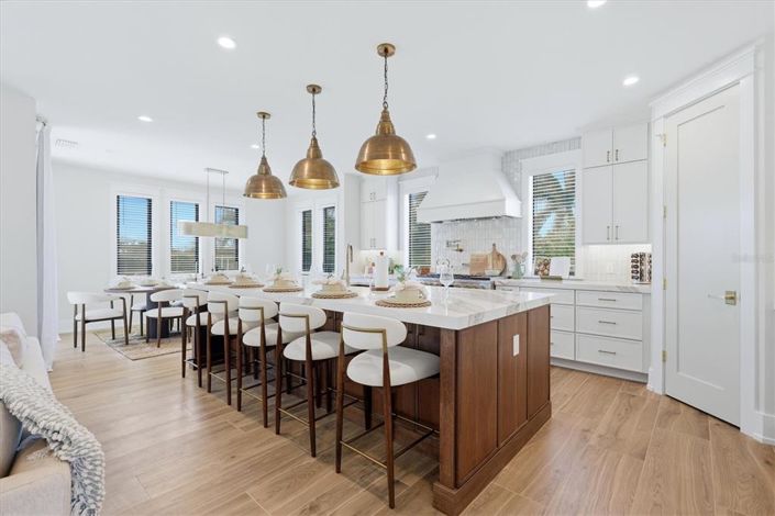 Image No.15-5 Bed Property for sale